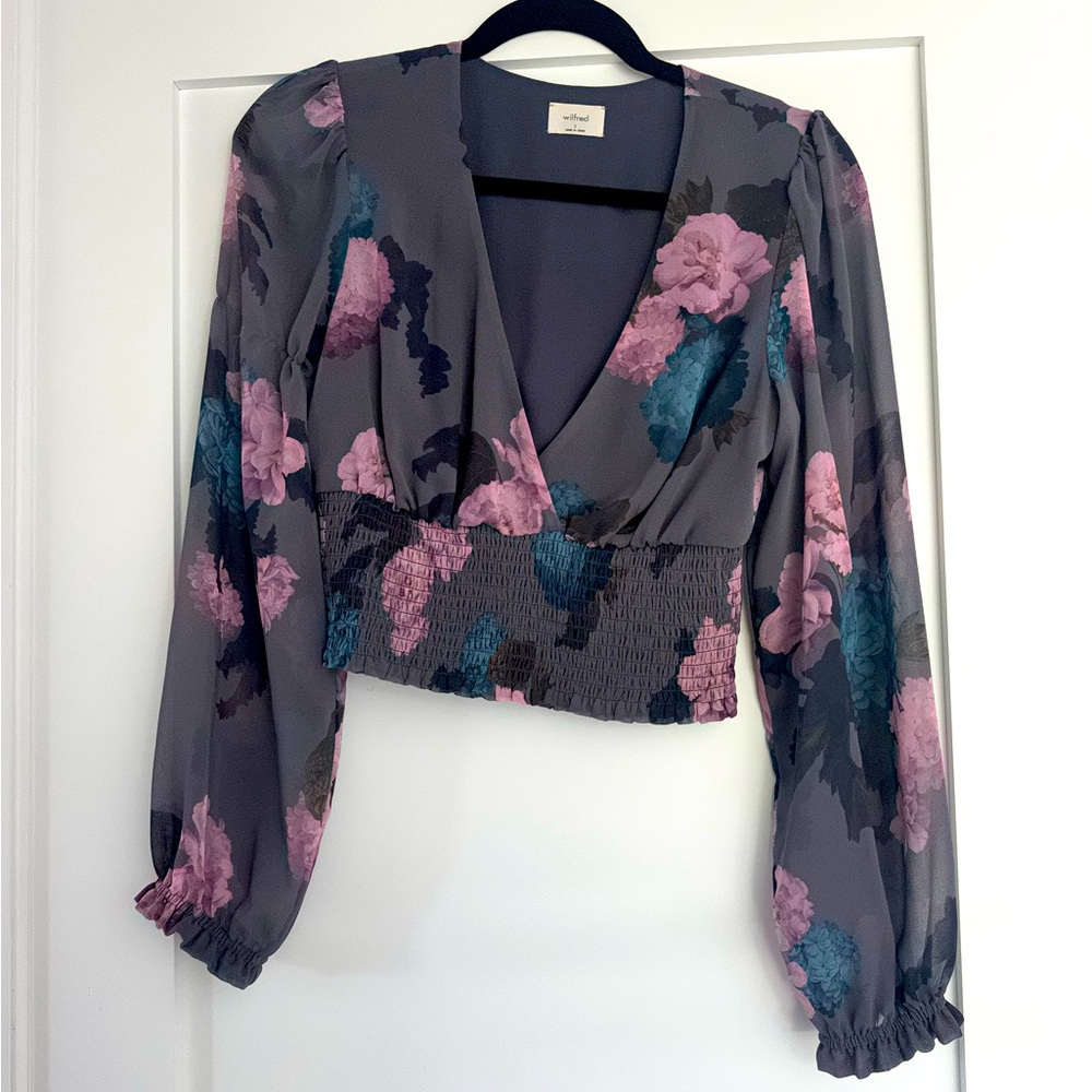 Aritzia Wilfred V-neck Blouse - size: small